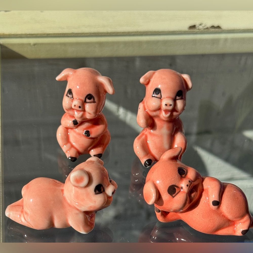 Vintage, Pink Ceramic Pigs, Set Of 4, Miniature Glazed Pigs, 2 1/2”. BRDW